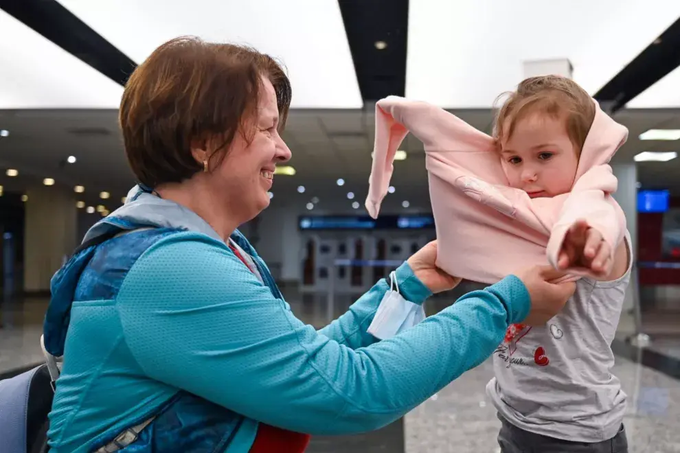 Alla Shaforostova y su hija Sofía. Foto gentileza: Tomás Ramírez Labrousse / Amnistía Internacional Argentina