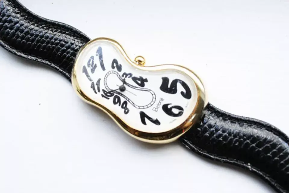 Un reloj pulsera derretido, al mejor estilo Dalí, para sus fanáticos