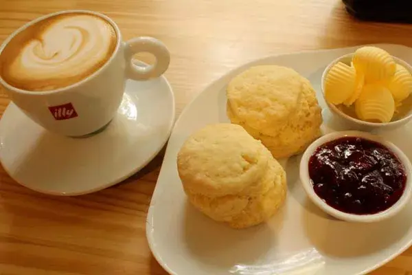 Si te gusta el café, no podés dejar de tomarte uno acá. La contextura cremosa y su sabor te transportan a Italia