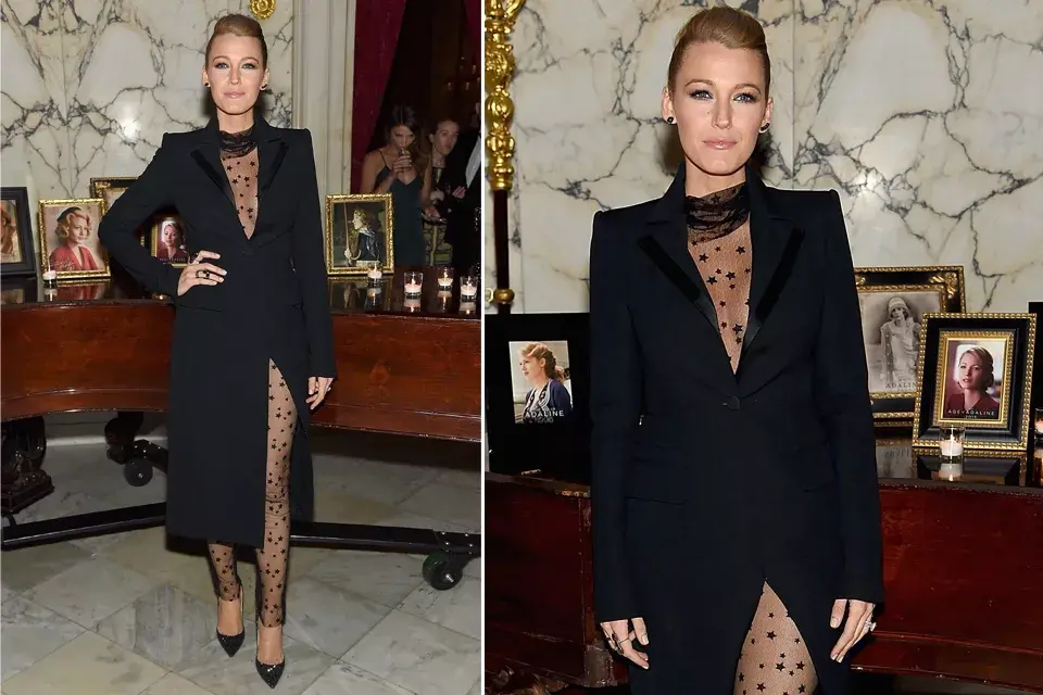 Para la after party de la premiere, Blake siguió optando por un diseño de Monique L''Hullier, pero esta vez con un vestido-blazer largo que apenas cubría un body transparente con estrellas. ¡Jugadísimo!