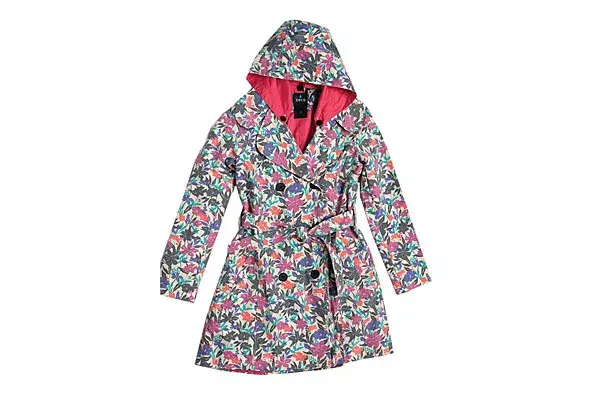 Floreado con capucha desmontable (Seco, $1550)