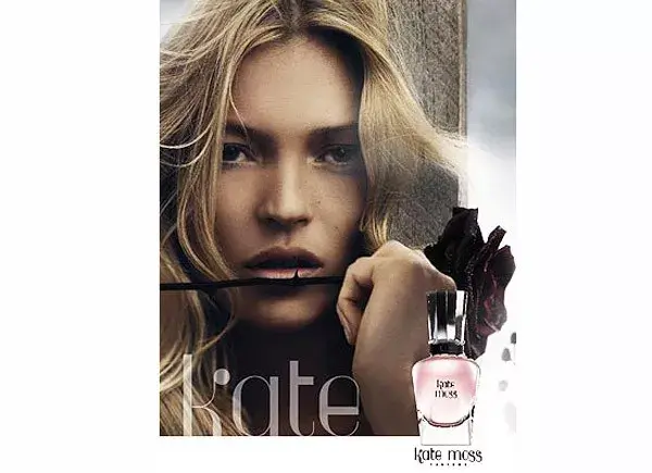 Kate Moss lanzó al mercado un perfume con su nombre