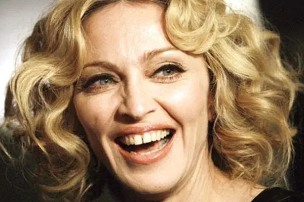 Madonna, con una sonrisa eternamente juvenil