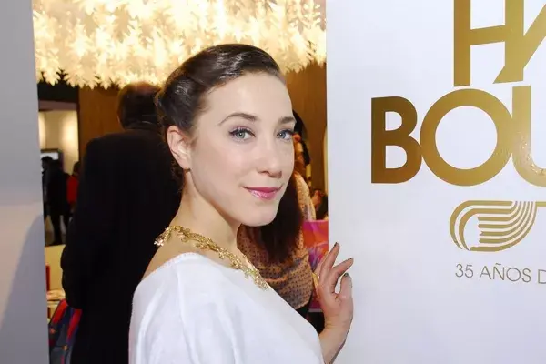 Anita Pauls pasó por la Retro Hair Boutique de Biferdil y se hizo un peinado al mejor estilo años 70