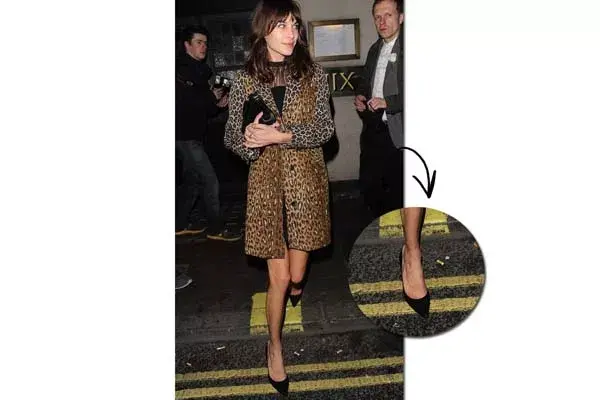 Alexa Chung es una de las fanáticas de los zapatos puntiagudos