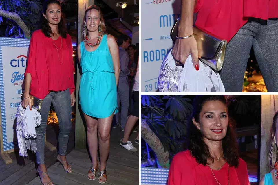 Clásica y correcta, Mariana Arias siempre apuesta a los básicos de temporada y nunca falla. En este caso, maxi blusa colorada, jeans y sandalias de tiritas que se vienen con tutti