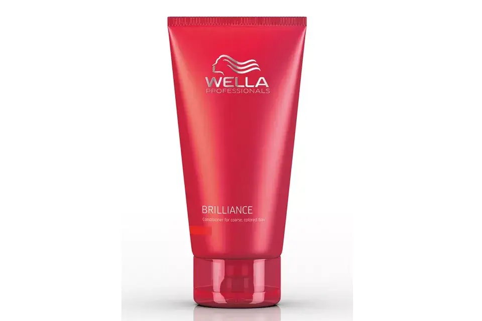 El Brilliance Leave In aumenta la protección del color y proporciona suavidad. Luego del lavado, se puede utilizar como acondicionador sin enjuague
(Wella, $285)