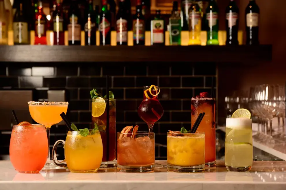 Despliegue de tragos en La Puerta del Inca