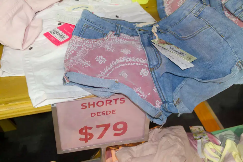 Shorts súper rebajados en varios diseños y colores.