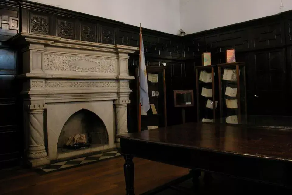 La casa es imponente por la elegancia de su construcción estilo Tudor