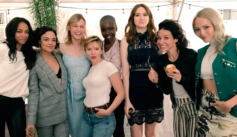 De izquierda a derecha:Zoe Saldana, Tessa Thompson, Brie Larson, Scarlett Johansson, Danai Gurira, Karen Gillan, Evangeline Lilly y Pom Klementieff