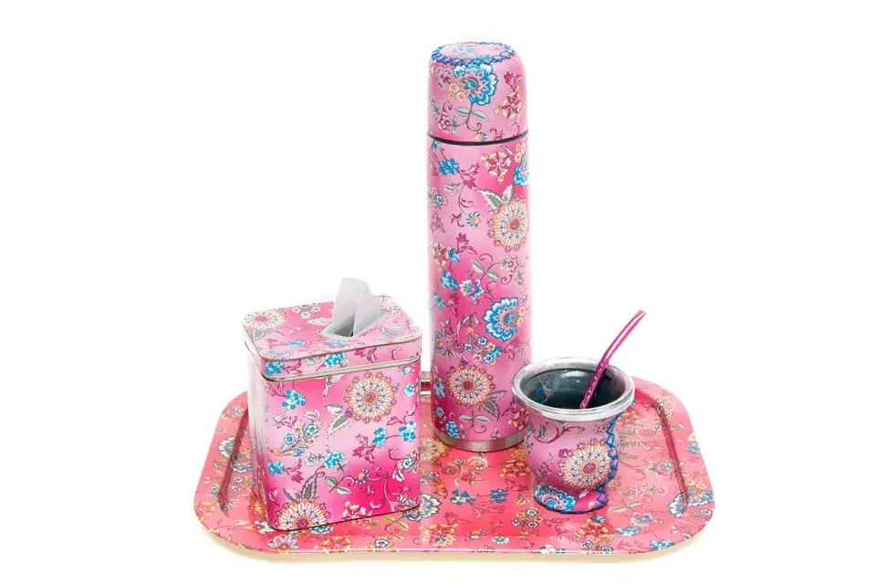 Set de mate floreado (Acrimat, $450)