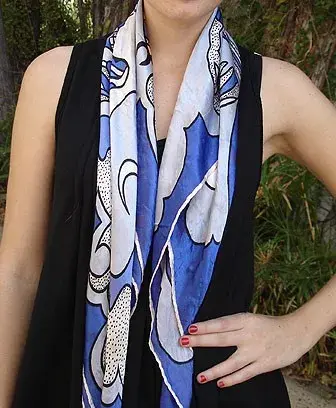 Pañuelo de seda con estampa. Por Marcos en San Telmo.