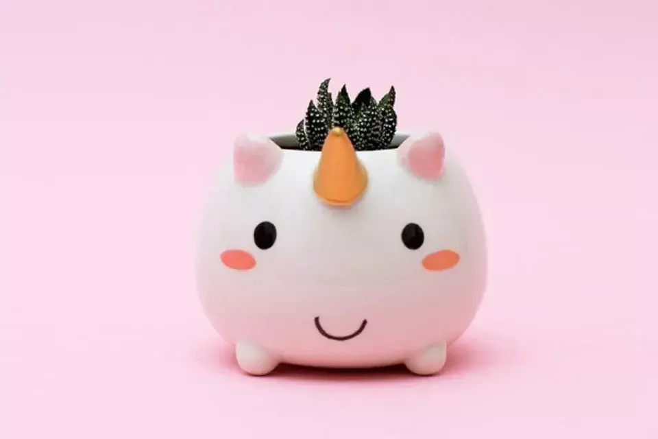 Maceta con forma de unicornio (Gorsh, $265)