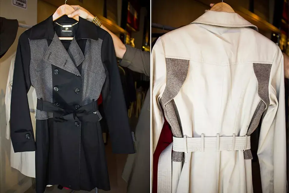 Los trench entallados son muy versátiles y femeninos