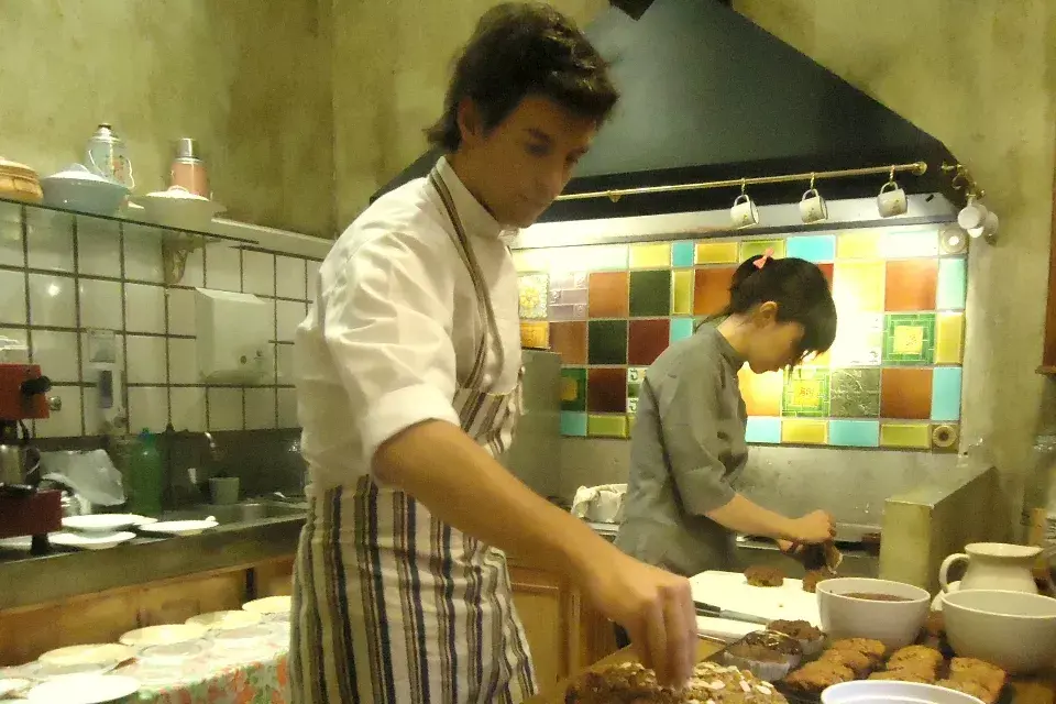 Pedro Lambertini en la cocina