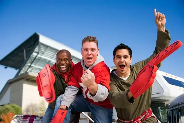 Las fotos con tus amigos, por más divertidas que sean, no son lo más recomendable para tu perfil