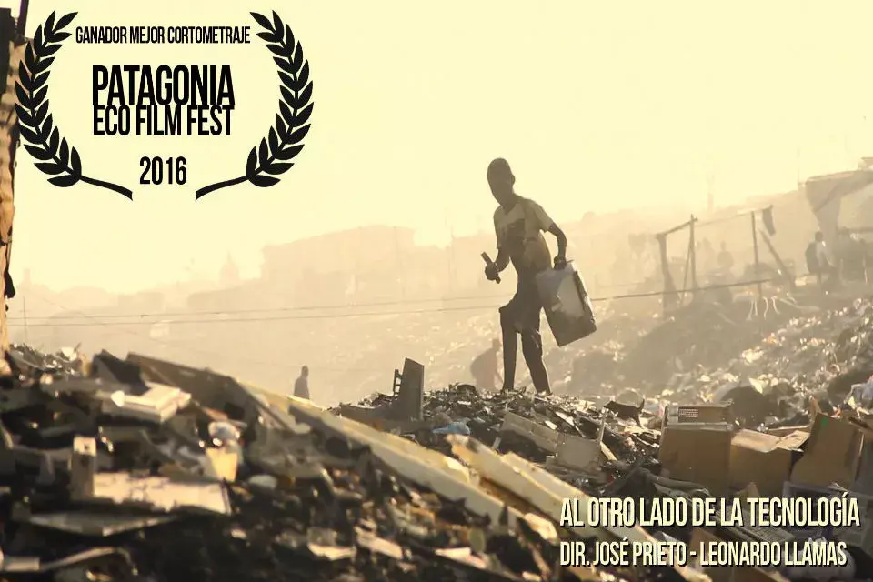 Al otro lado de la tecnología - Ganador Mejor Cortometraje Competencia Oficial.