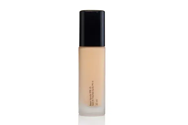 Base liquida (Natura, $195)