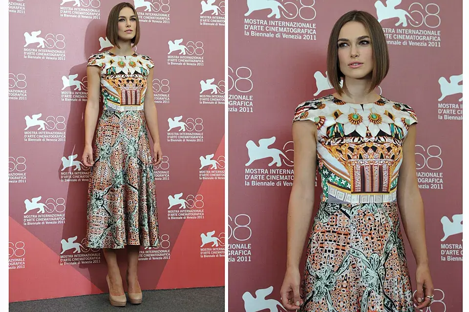 Keira Knightley se inclinó por un vestido multiestampado de la diseñadora Mary Katrantzou