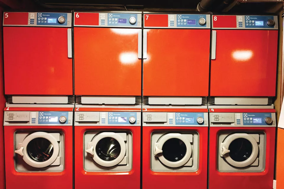 The Laundromat: mientras dejas tu ropa a lavar te tomàs un cafecito (próxima foto)