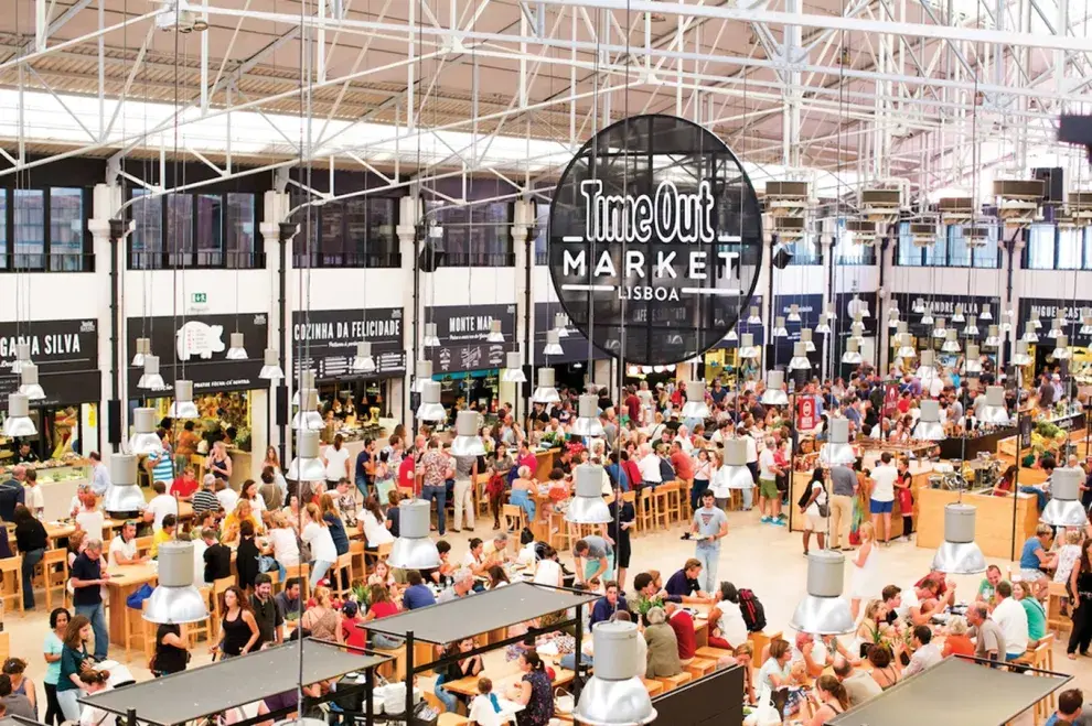 La revista Time Out abrió un Food Hall en Lisboa en 2014 y se convirtió en la atracción más visitada de Portugal. Este año abrió en Miami y promete seguir expandiendo la movida.