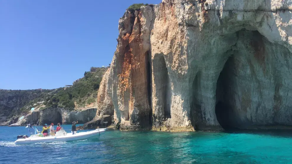 Creada y capitaneada por un argentino, la Expedición Acrópolis recorre islas del Egeo y del Jónico