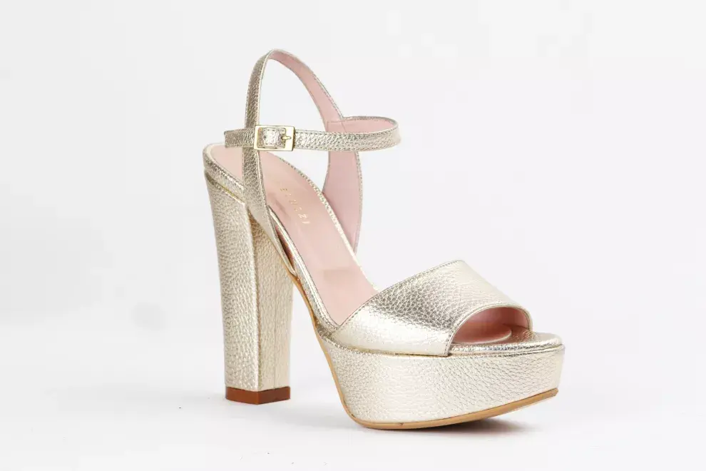 Sandalia Metalizada (Micheluzzi, $1499)
