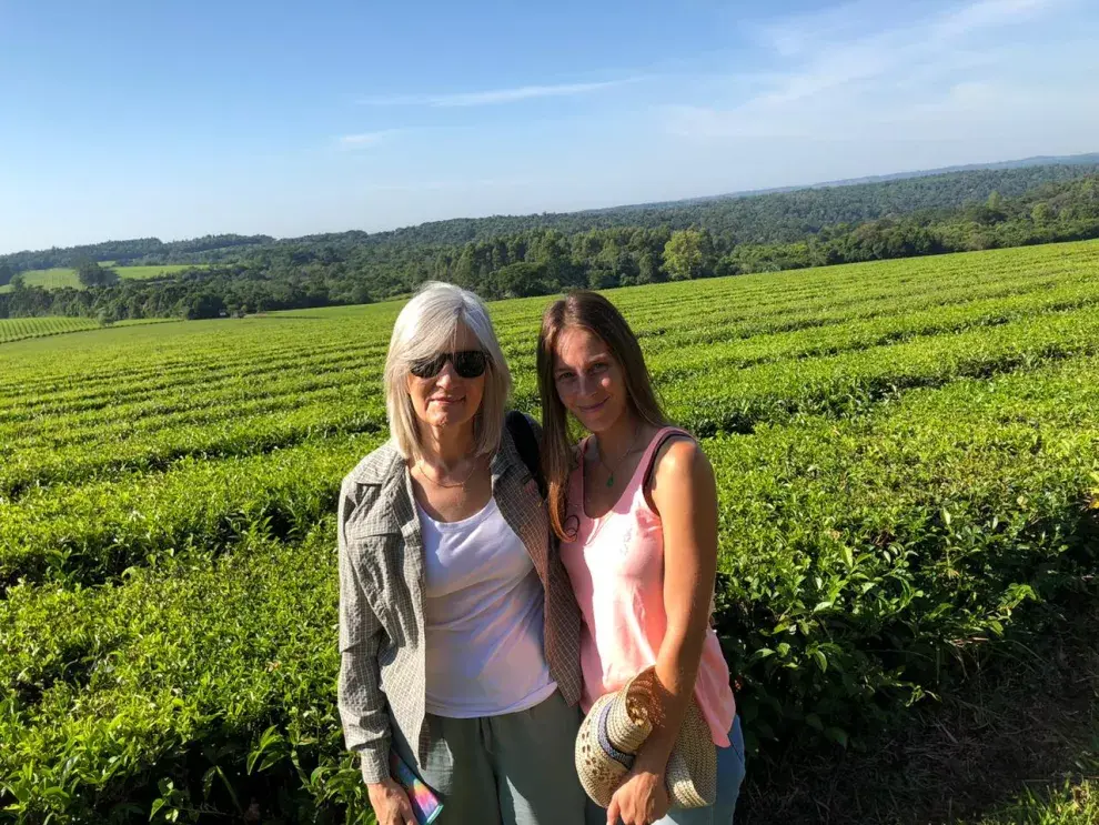 En la ciudad de Salta, madre e hija crearon Yadú: nació en pandemia, creció y este año proyectan vender su té a todo el país.