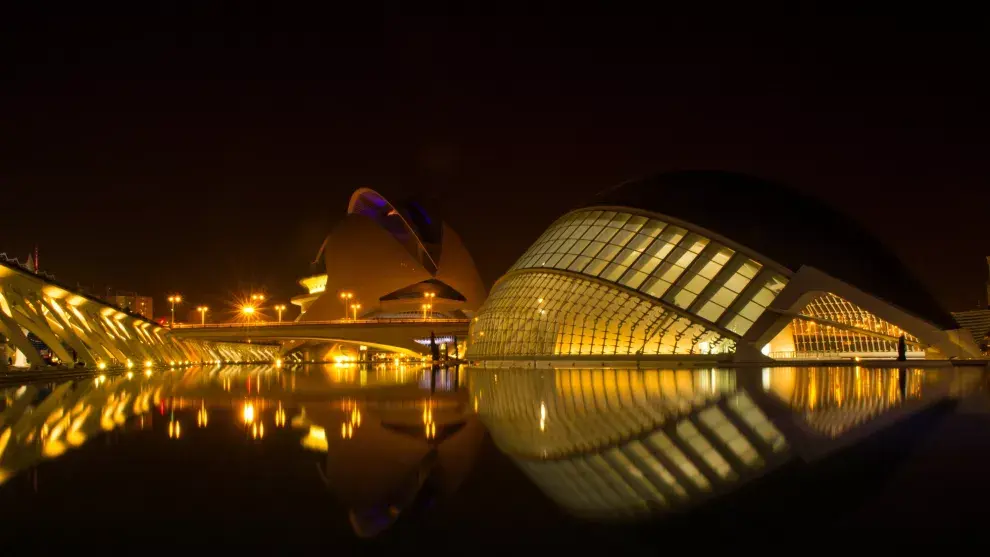 La Ciudad de las Artes y las Ciencias, todo un contraste con el casco antiguo valenciano