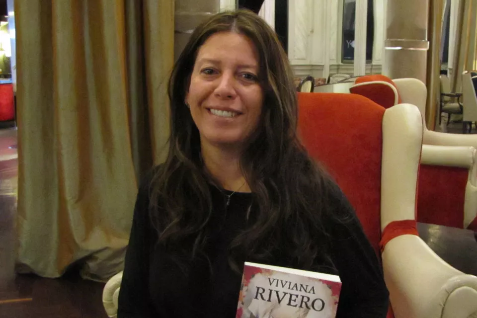 Viviana Rivero con su última novela: Los colores de la felicidad (Ed. Planeta)