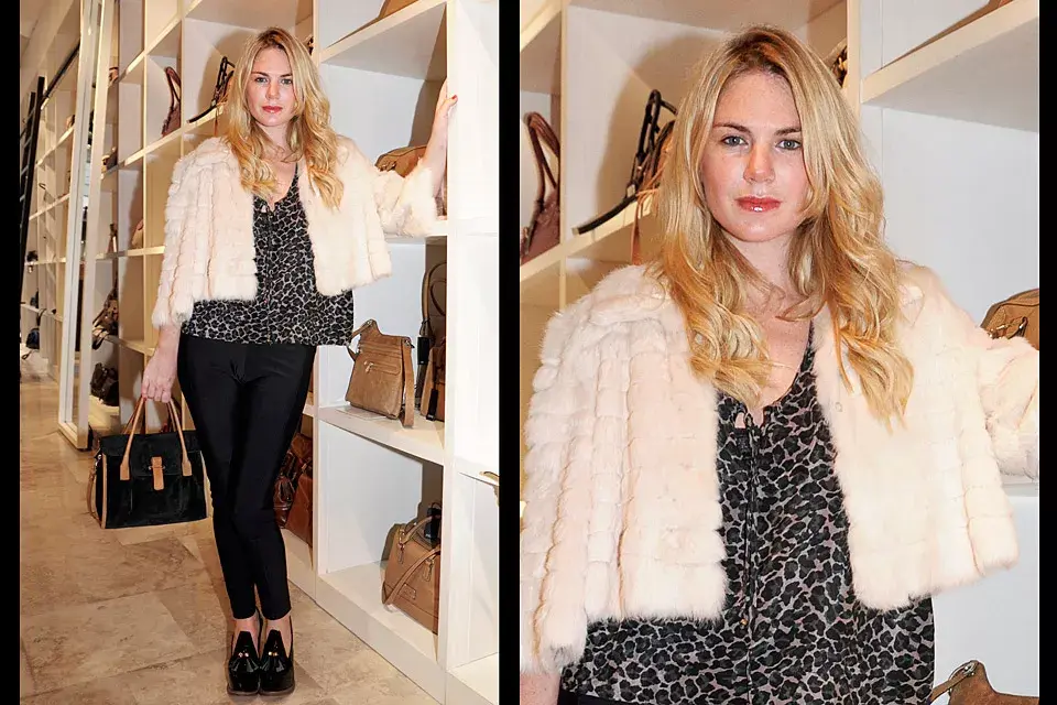 Muy elegante, Esmeralda Mitre estuvo en el local de Prüne del Alto Palermo; los mocasines con plataforma, un must de esta temporada