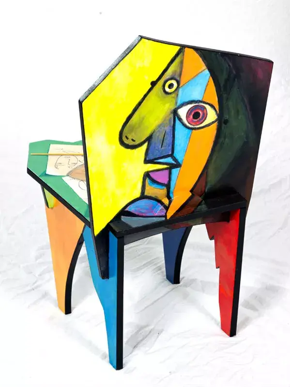 Artística: esta silla Picasso es muy original