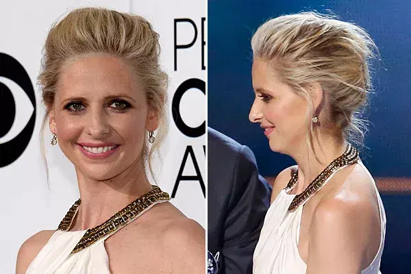 Sarah Michelle Gellar con un look más jugado: un recogido y un súper jopo