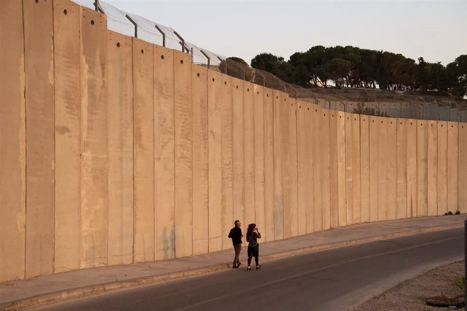 Florencia Levy en Abu Dis: el muro linda con Jerusalén