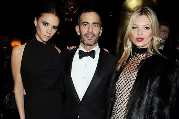 Junto con Marc Jacobs y Victoria Beckham