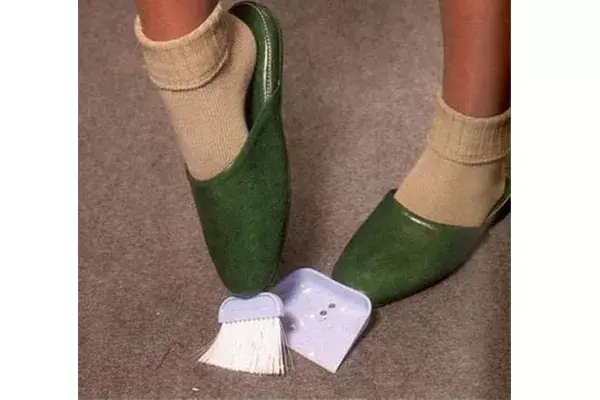 Para los obsesivos que no aguantan ver una miguita en el piso