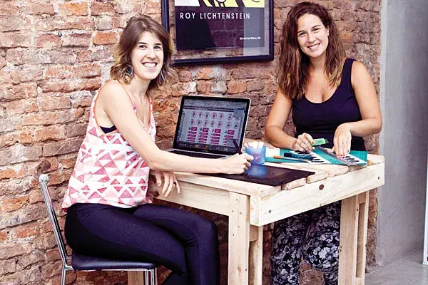 Tamara Furman y Marcela Salzberg crearon Etiquecosas