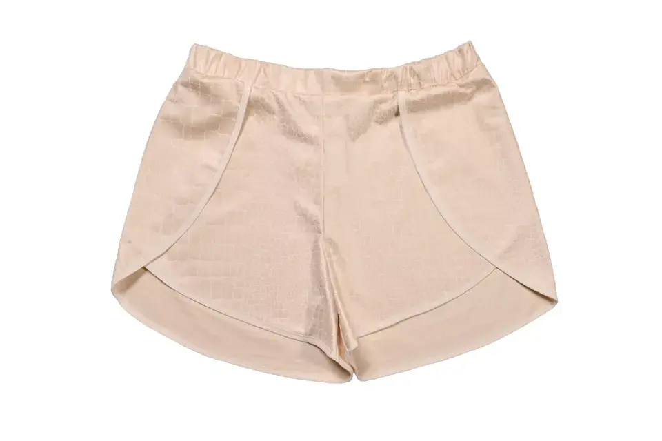 Short en tono nude con elástico (Le Sufi, $780)