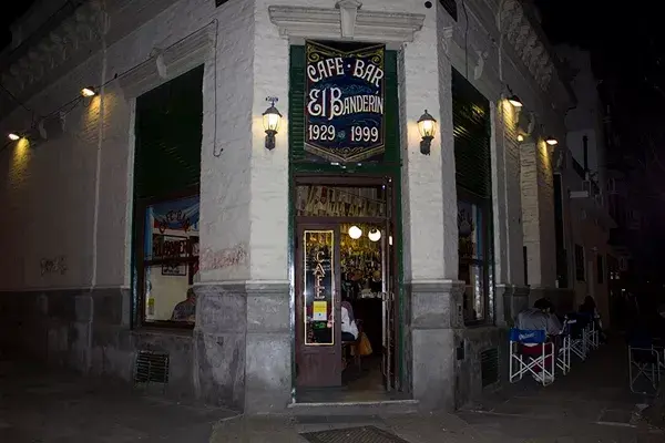 El Banderín, con todo el encanto de los bares retro