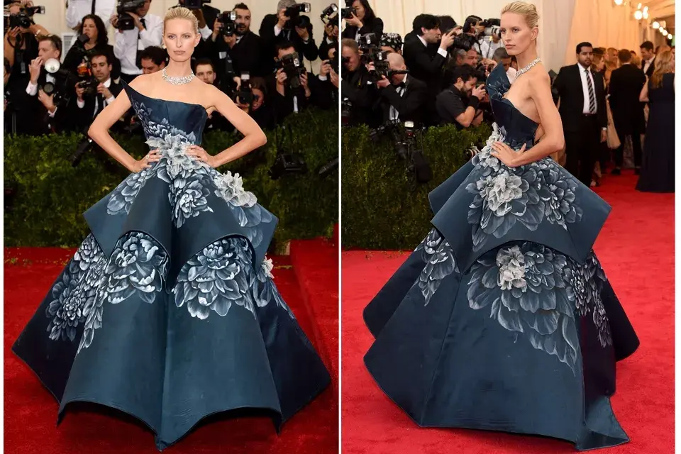 Karolina Kurkova eligió un vestido de Marchesa que se desatacaba por el juego de formas y volumenes