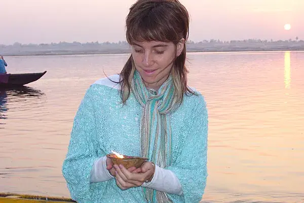 Pidiendo un deseo a Shiva, la divinidad que reside en el río Ganges
