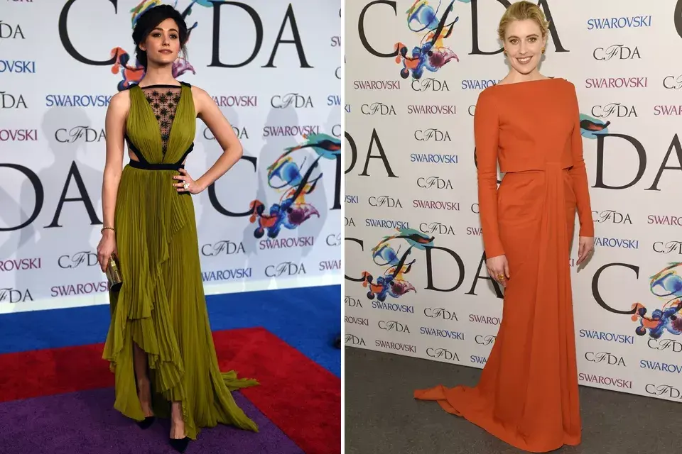 Un diseño verde oliva para Emmy Rossum, con escote de paillettes en forma de estrella hecho por J. Mendel. Por su parte, Greta Gerwig apostó al naranja con un vestido de manga larga fruncido en la cintura firmado por Zac Posen