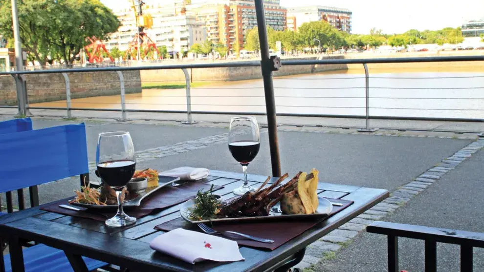 En Patagonia Grill & Bar, cocina patagónica para disfrutar mirando al río