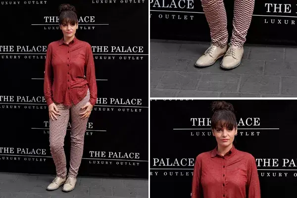 Romina Richi, también, asisitó al pre opening The Palace Fashion Luxury Outlet. Eligió una camisa bordó, pantalones estampados y mocasínes blancos