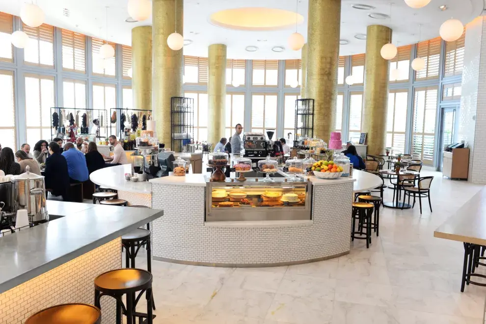 Aunque nadie lo imagine el Edition Hotel tiene una pista de patinaje sobre hielo