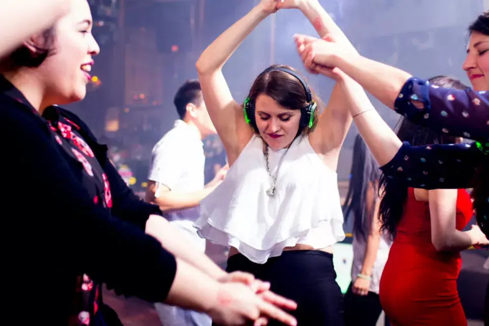 La fiesta Wide Night es una experiencia en las que se unen el arte y el erotismo