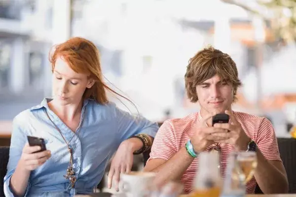 Tu pareja es parte del decorado