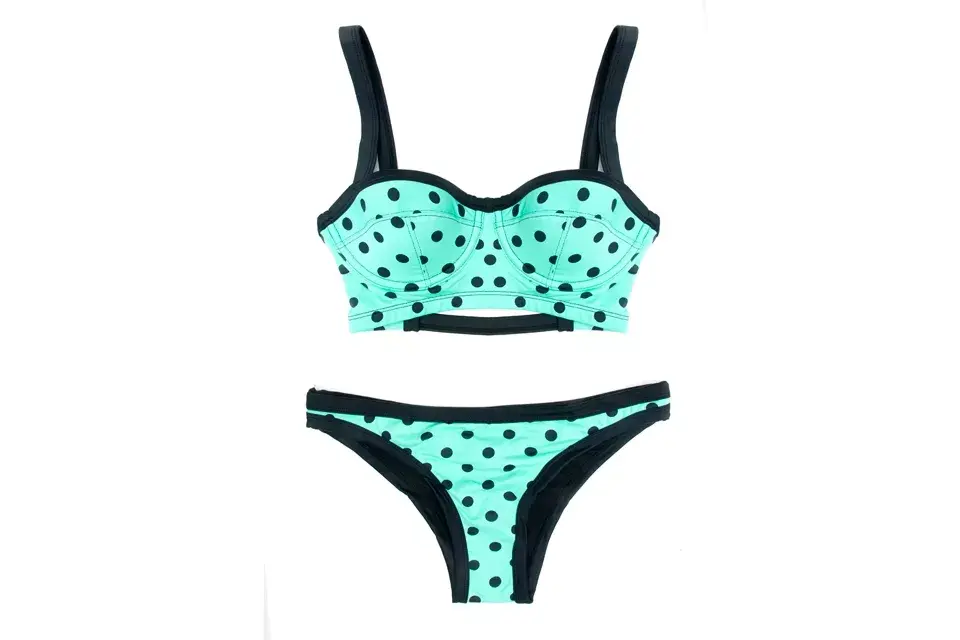 Bikini corset verde a lunares (Sweet Victorian, $805)