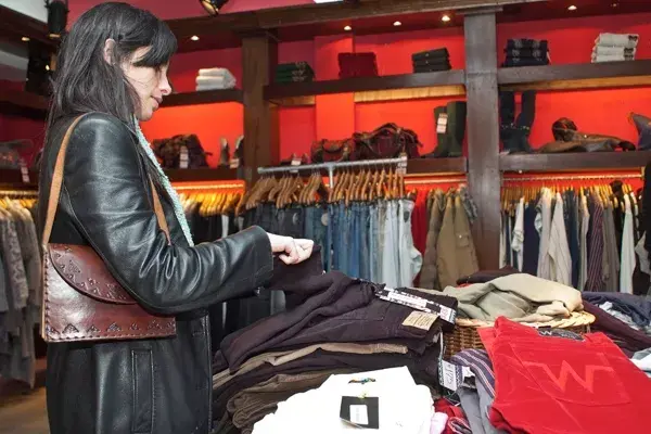 Esta zona de outlets es una de las más concurridas